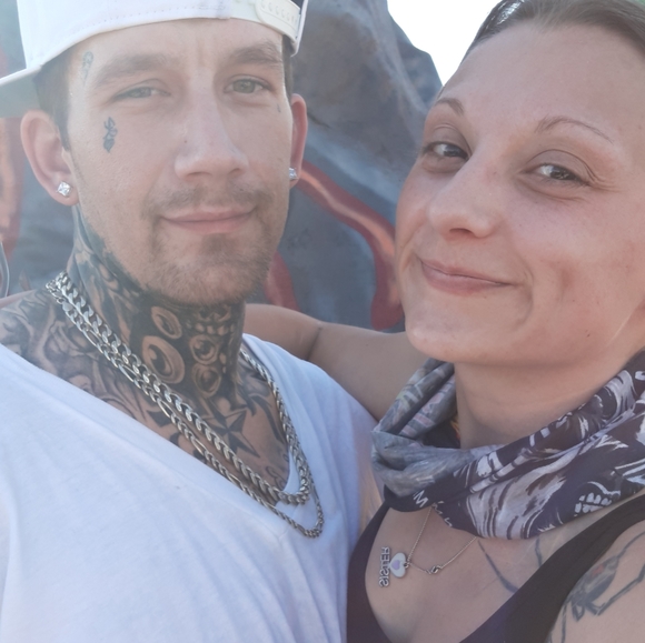 Meet your Posher, Sasha - Picture 2 of 3